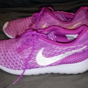 Pink Nike Roches women's size 8.5